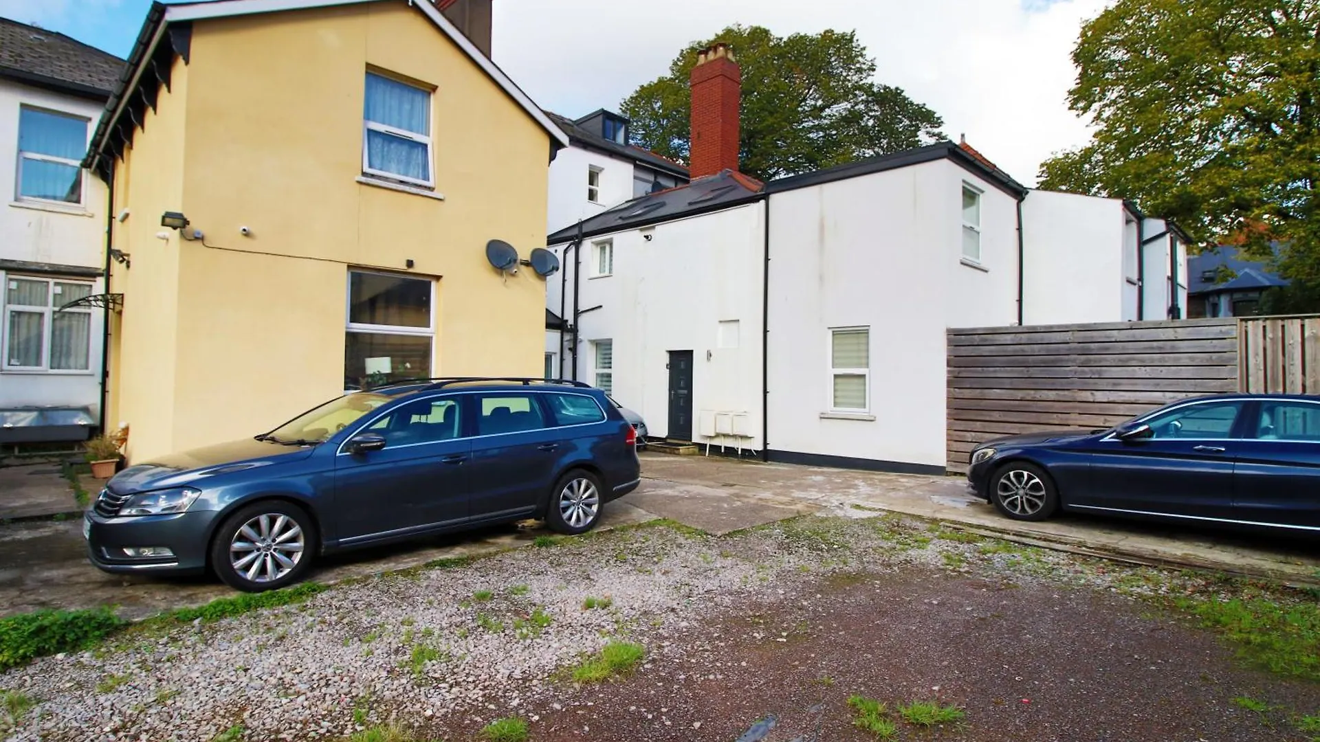 Perfectly Located City Centre Apartment, Free Parking, Cable Tv And Wi-Fi Cardiff 0*,