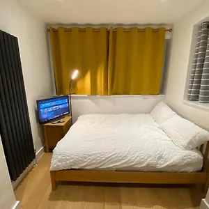 Double Bedroom With En-suite Shower & Free Parking , Belvedere United Kingdom