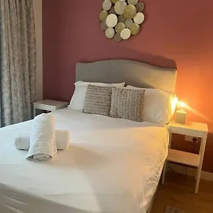 Brickworks Centre Apartment- Cardiff