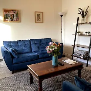 City Centre Two Bed Whole With Parking Cardiff