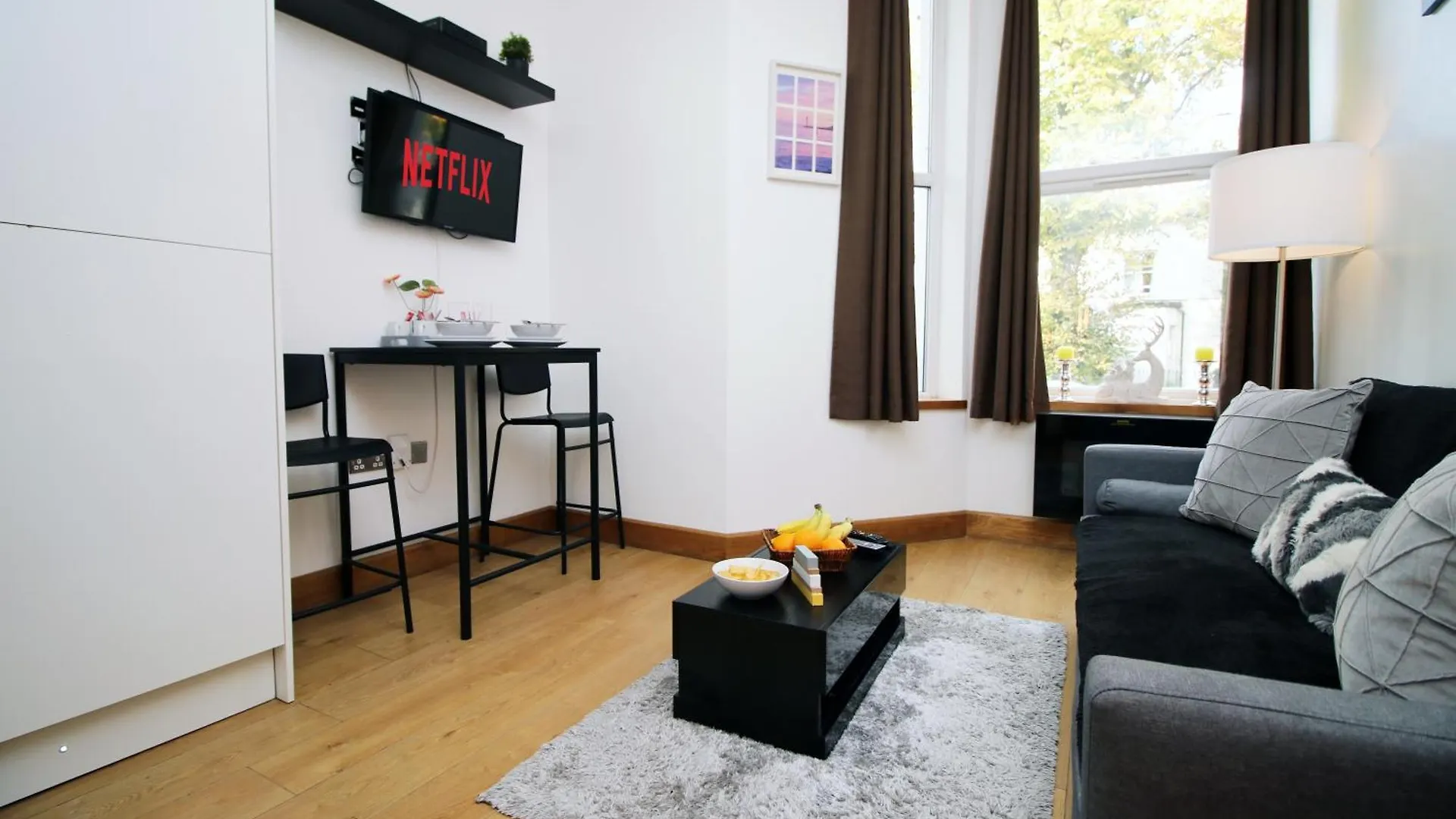 Apartment Perfectly Located City Centre Apartment, Free Parking, Cable Tv And Wi-Fi Cardiff